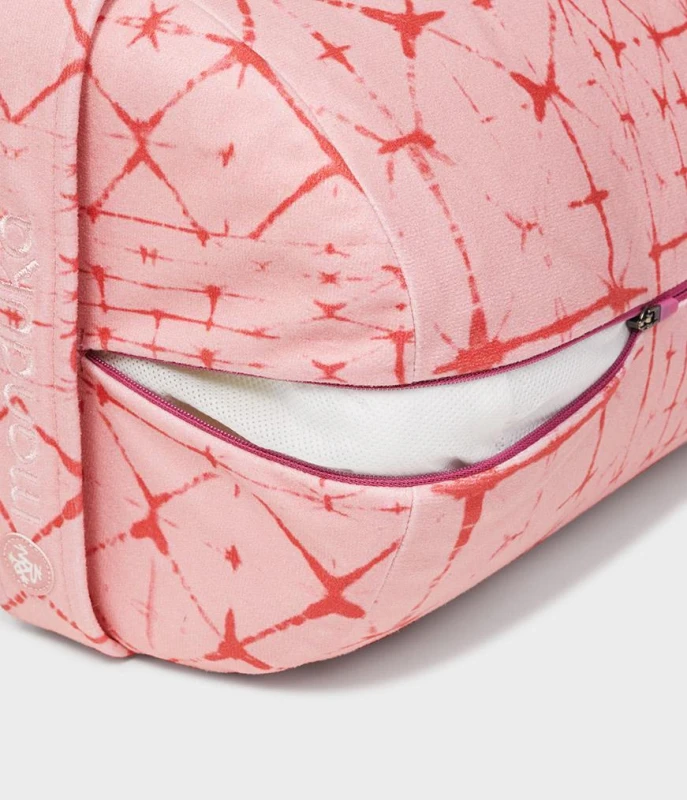 Manduka round deep dye coral-1.jpg