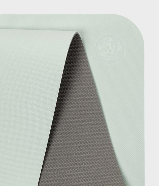 Manduka begin sea foam.jpg