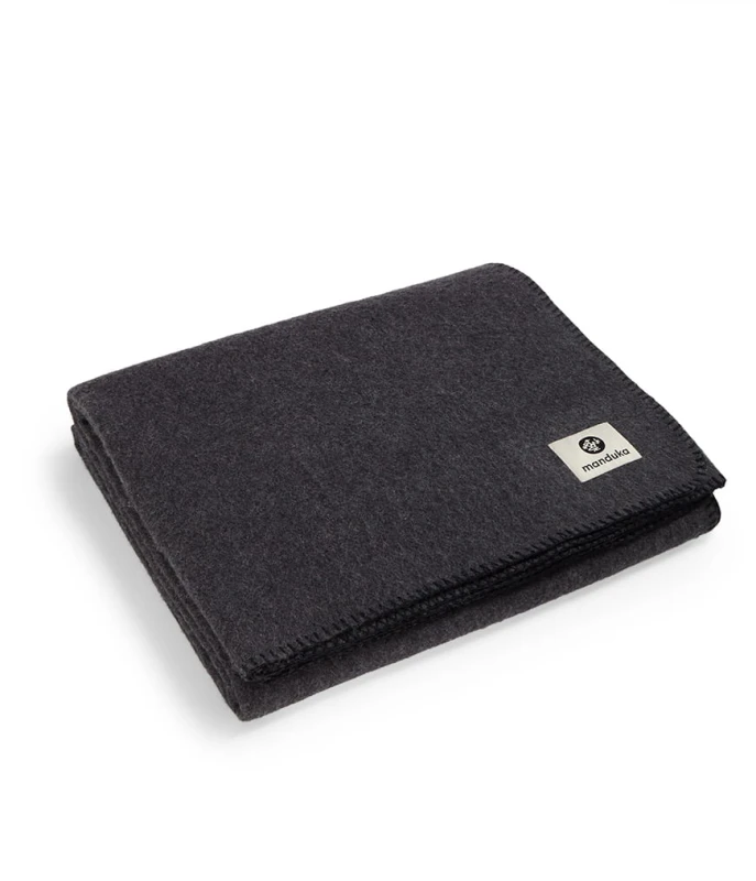 Koc Manduka Wełniany Essentian Wool Thunder.jpg