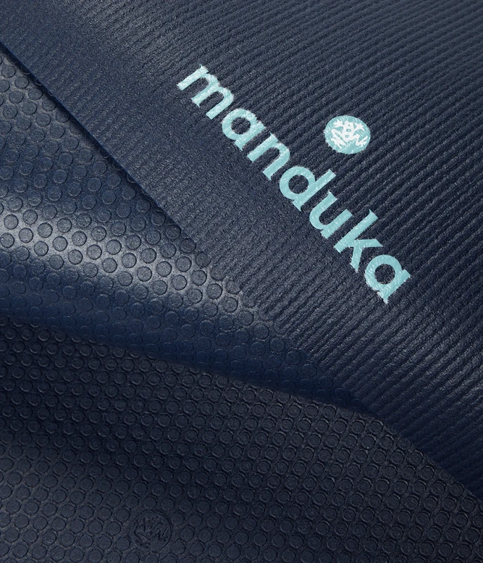 Manduka Prolite Midnight Charm-2.jpg